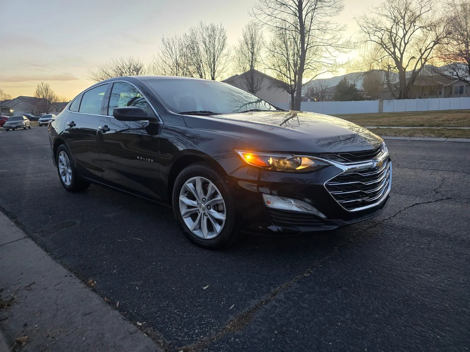 Chevrolet Malibu 2020 – Vista interior/lateral